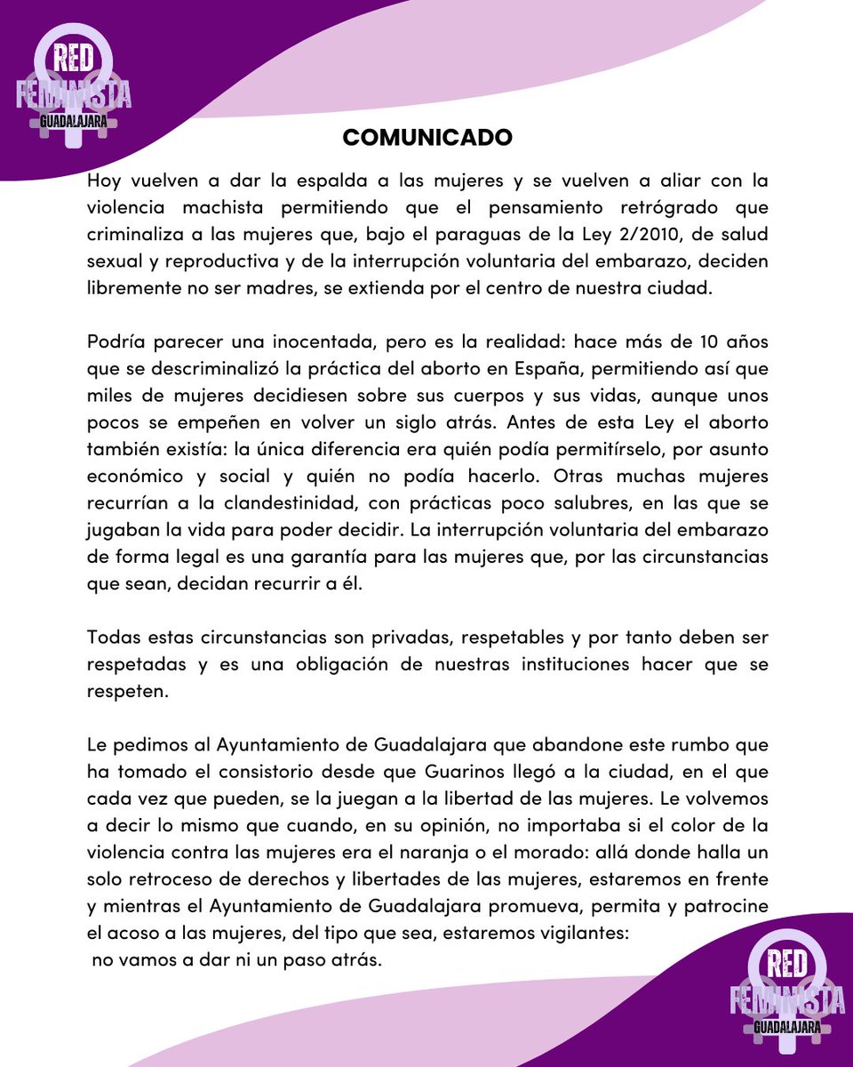 #AlertaFeminista : En #Guadalajara los retrógrados llenan la Plaza de Santo Domingo con globos blancas y un QR que criminaliza a las mujeres que ejercen su derecho y libertad y al <a href="/GuadalajaraAyto/">Ayuntamiento de Guadalajara</a> le encanta.