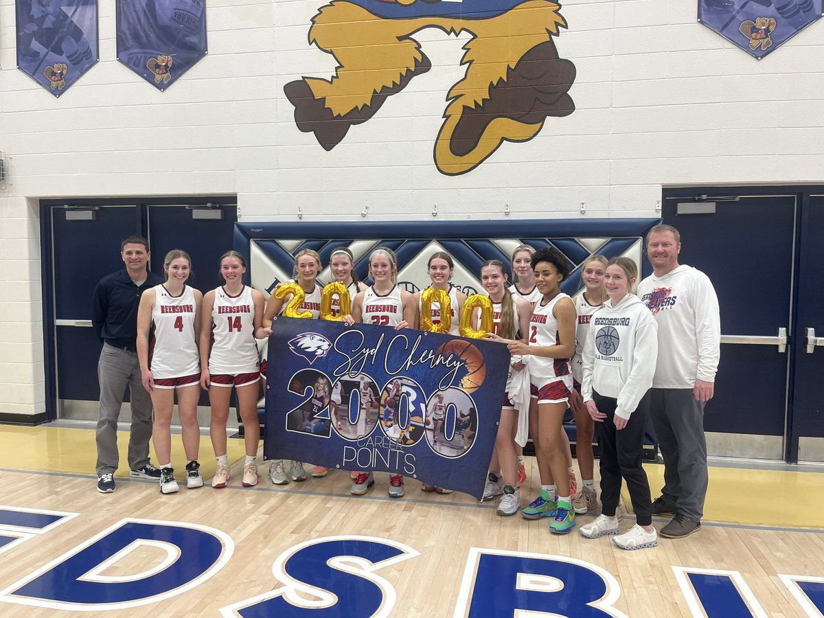 Got to celebrate 2 amazing accomplishments today: Coach Simon 300 Victories and Sydney Cherney’s 2,000 pts! #reedsburgpride #teamreedsburg