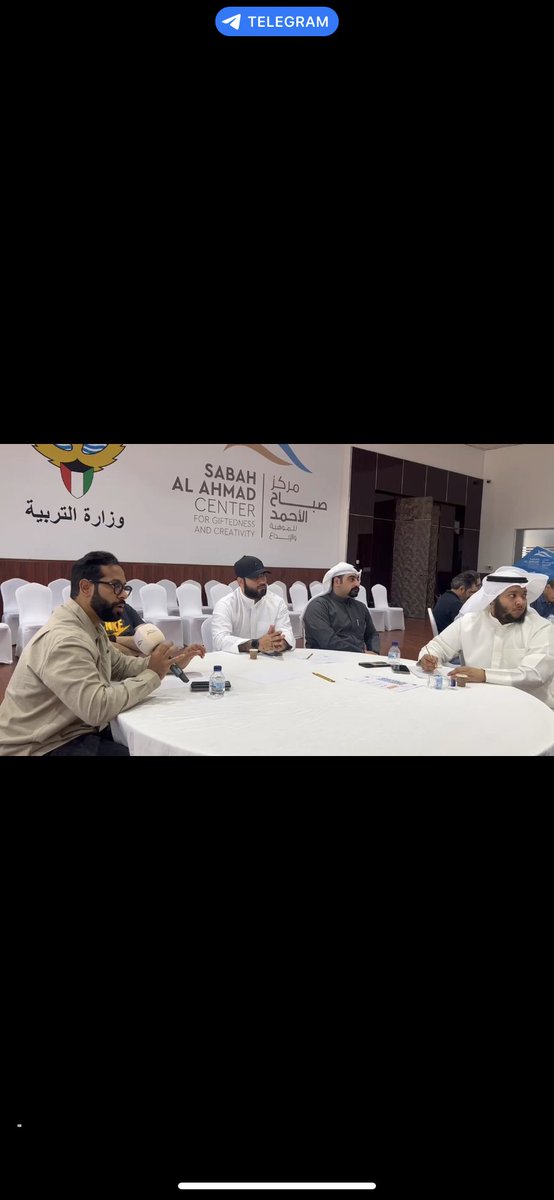 قدمت ضمن البرنامج التدريبي لمركز صباح الاحمد للموهبة 

والابداع ورشة بعنوان #التعليم_المتمايز والابداع وقد حضرها 

كوكبة من المعلمين والمعلمات والمدراء والطاقم الاداري ..

شكراً للجميع على حسن الاهتمام والاستقبال والترتيب