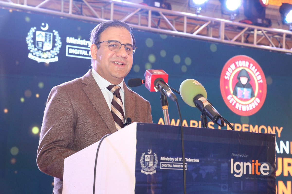 IgniteNTF's tweet image. #CybersecurityHackathon2023 #AwardsCeremony🏆 Dr. Umar Saif, Federal Minister IT &amp;amp; Telecom, CEO Ignite, Asim Shahryar, CISO HBL MfB, Waqas Haider, and Bug Bounty Hunting Spokesperson, Khizer Javed highlighted vital role of #cybersecurity skills for a fortified #DigitalPakistan.🇵🇰