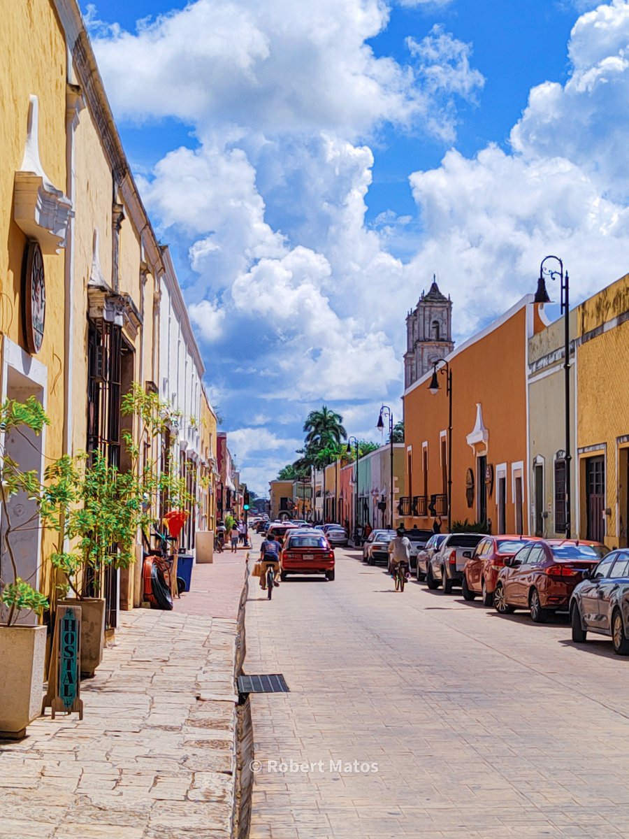 🚶‍♂️🚶‍♀️ | Camina Valladolid: Descubre las pintorescas calles, zambullete en cenotes, adéntrate en grutas y goza de uno de los pueblos más mágicos de #Yucatán y de #México.
¡Valladolid, el destino perfecto cerca de Mérida!

🌟A 2 horas de #Mérida.

📸: Robert Matos