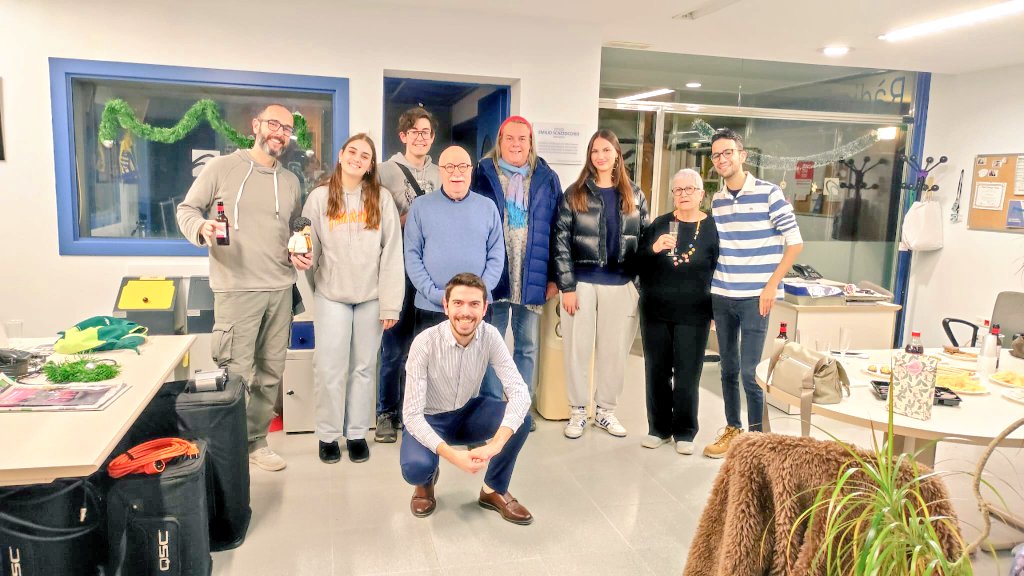 xaviPSX's tweet photo. Ens acomiadem de #ElRefugi per aquest 2023 però ja estem planejant coses noves #Frikismikis . Ens escoltem a @radiodesvern !!! https://t.co/r2fXDHhMr2