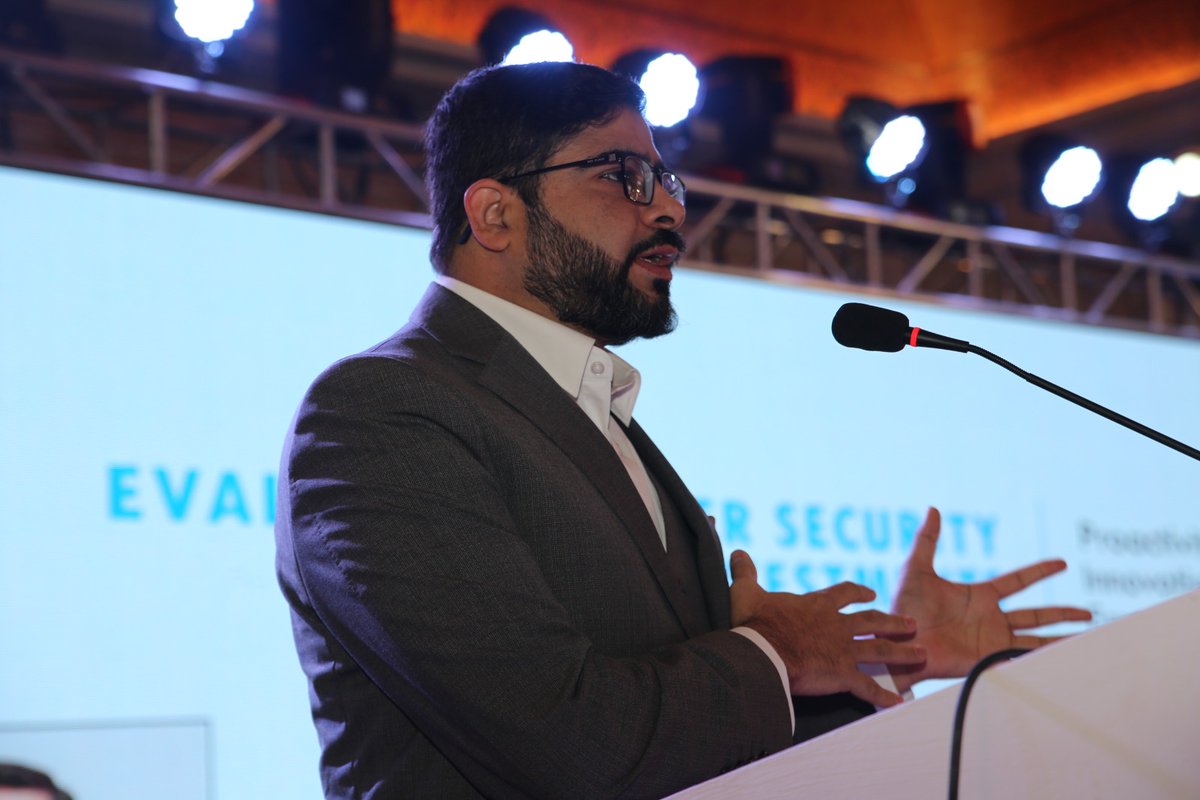 cybersecure_pk's tweet image. #CybersecurityHackathon2023 #AwardsCeremony🏆 Dr. Umar Saif, Federal Minister IT &amp;amp; Telecom, CEO Ignite, Asim Shahryar, CISO HBL MfB, Waqas Haider, and Bug Bounty Hunting Spokesperson, Khizer Javed highlighted vital role of #cybersecurity skills for a fortified #DigitalPakistan.🇵🇰