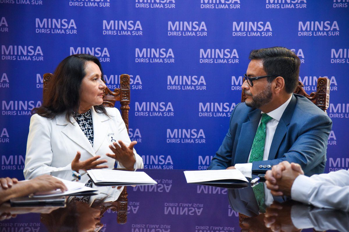 DIRISLimaSur's tweet photo. ➡️ Con el fin de mejorar los índices de detección temprana y el acceso a la atención medica correspondiente para los tipos de cáncer más frecuentes, la Diris Lima Sur y Asociación By People firmaron un convenio interinstitucional. https://t.co/2Ne8OOd0SM