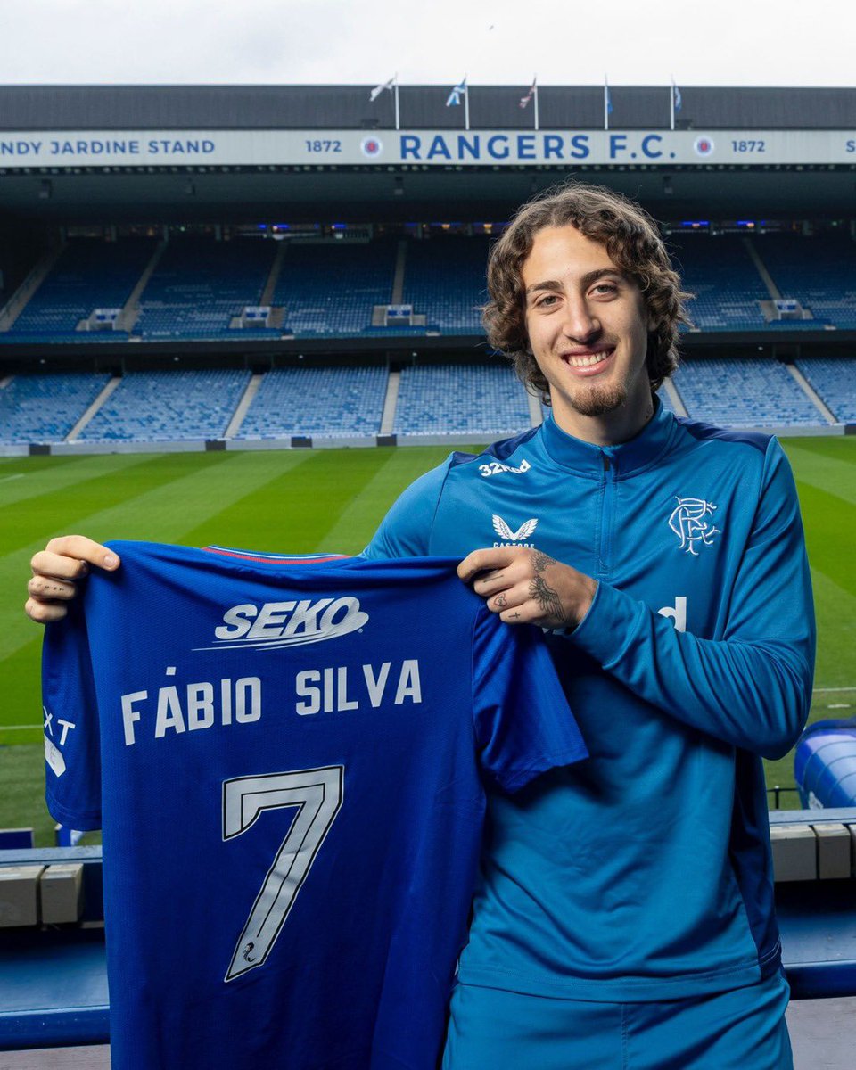 fabio_silva's tweet photo. New club and new home!
It is truly a pleasure for me to play for Rangers and I hope to celebrate many victories together.🏆
Come on #RangersFC 💙 https://t.co/UimH7eC07O