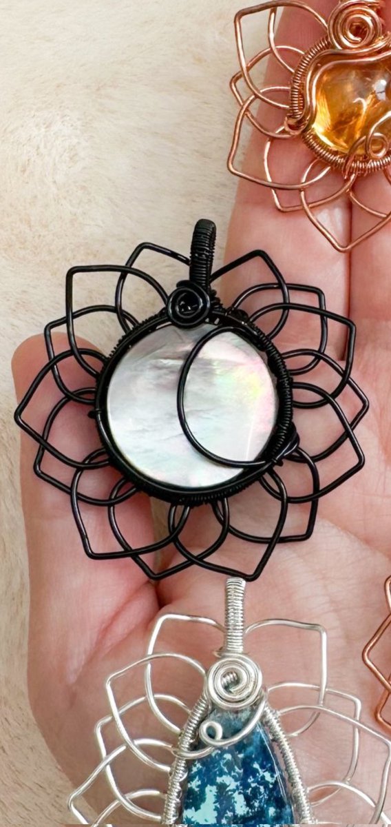 This <a href="/mildhippie/">mildhippie ᖭི༏ᖫྀ𓍊𓋼</a> pendant is literally my favorite she has ever made! This is perfect!!!! I will try to get it but I've had no luck any other time I try. Let's hope that changes tomorrow!!!