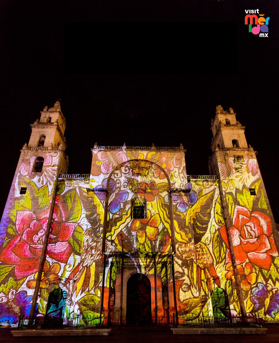 #HoyEnSemanaMeridana 🌃

Hoy es viernes de videomapping en la Catedral de Mérida 🏰 en donde la fachada cobra vida con proyecciones que narran la fascinante historia de la ciudad. 

🎆 ¡Evento gratuito para toda la familia! 
📅 Todos los Viernes
🕗 08:00 p.m
📍 Catedral de Mérida