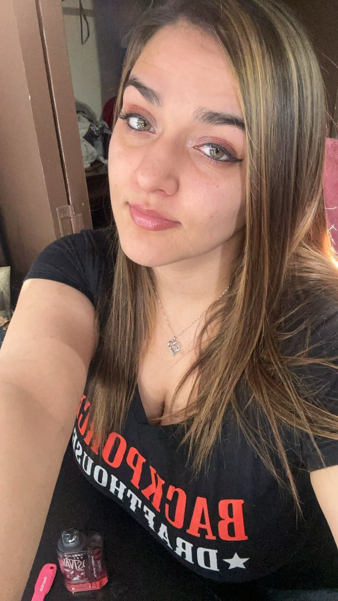 elyssaleal's tweet photo. selfiessssssss https://t.co/ze16jhPoxS