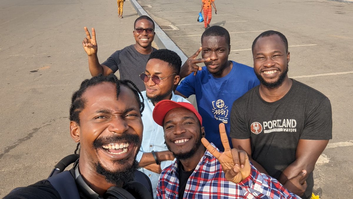 al_knbi299's tweet photo. Met @oscarmikie, Co-founder of @africacomicade, in Ilorin after #Gamathon23. We Discussed ways to boost the gaming and VR community events in #ilorin, resource-sharing, game development, and contributing to the creative industry. Grateful for the valuable advice and insights. https://t.co/hhaCEM7L5P