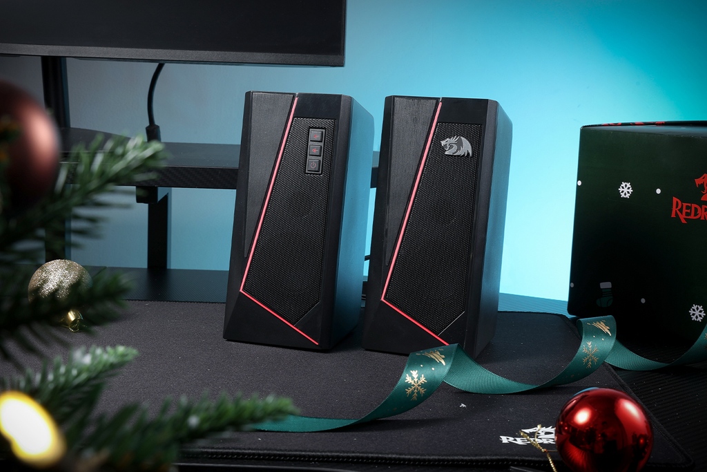 Redragonusa's tweet photo. Hope you had an amazing holiday! 🎉

Shop our NYE sale now @ https://t.co/6wird1vehc https://t.co/JibCcUqt0v