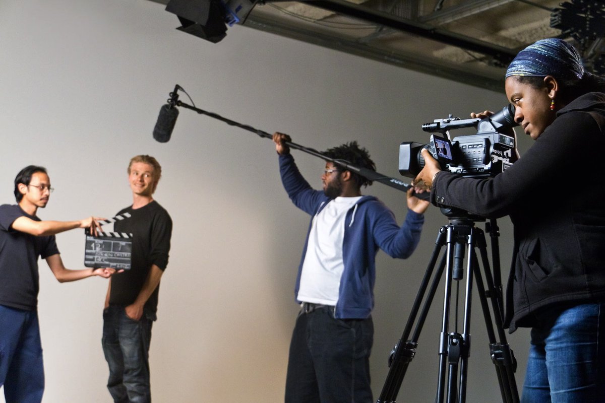 CalCommColleges's tweet image. It’s #ShortFilmsDay! We invite you to explore a career in film, interactive design, digital media &amp;amp; more! Find a California community college near you that offers exciting programs, career education, financial aid: icangotocollege.com/college-course… 

#ICanGoToCollege #CalCommColleges