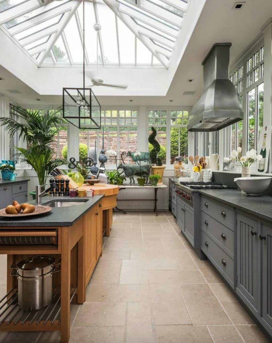 OneKindesign's tweet photo. Farmhouse-inspired residence with a fabulous greenhouse in Pennsylvania https://t.co/0tE5pP5X9z https://t.co/tTCXaoxrqc