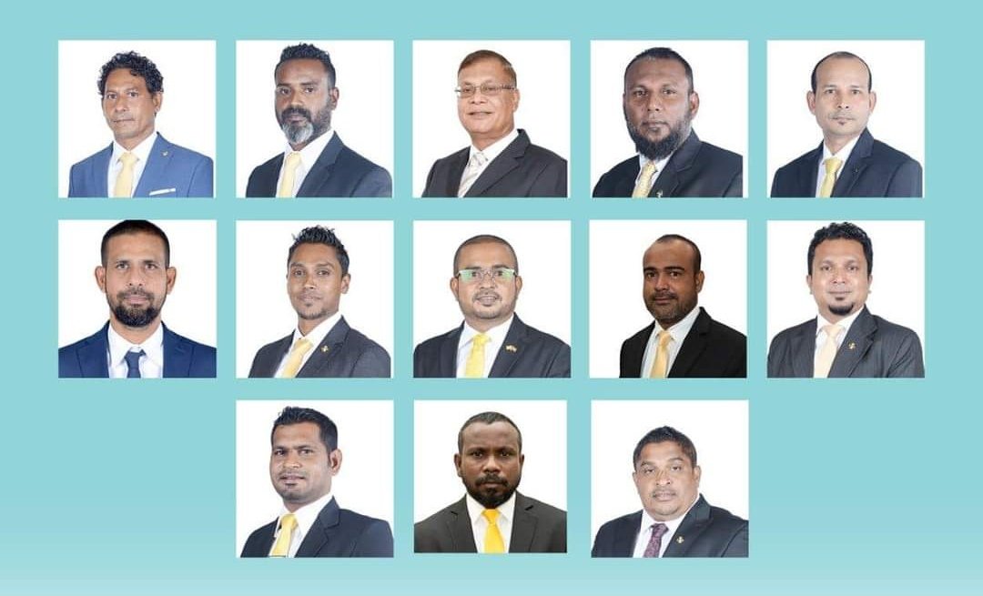 އެއްފުޅަންމަތިން ފުންމާލި ބަކަރި، އަނެއް ފުޅަށްމަތިން ފުމޭނެ ކަމަށް ކާބަފައިން ބުނެއުޅޭ.
މިކޮލެޓީގެ މަސް ބާޒާރުން ގަންނަން ލިބެނީ ކޮން ރޭޓެއްގަތޯ؟
<a href="/Shiyamaldives/">Ahmed Shiyam</a> <a href="/IbrahimShujaau/">Ibrahim Shujau</a> <a href="/mgmaumoon/">Mohamed Ghassan Maumoon</a> <a href="/em_saeed/">Mohamed Saeed</a> <a href="/Banafsaa/">Abdul Raheem Abdulla</a>
<a href="/prz_ymn/">Abdulla Yameen</a> <a href="/ProgressPartyMV/">Progressive Party of Maldives</a> <a href="/PNCongress/">People's National Congress</a> <a href="/PNFront/">People's National Front</a>
