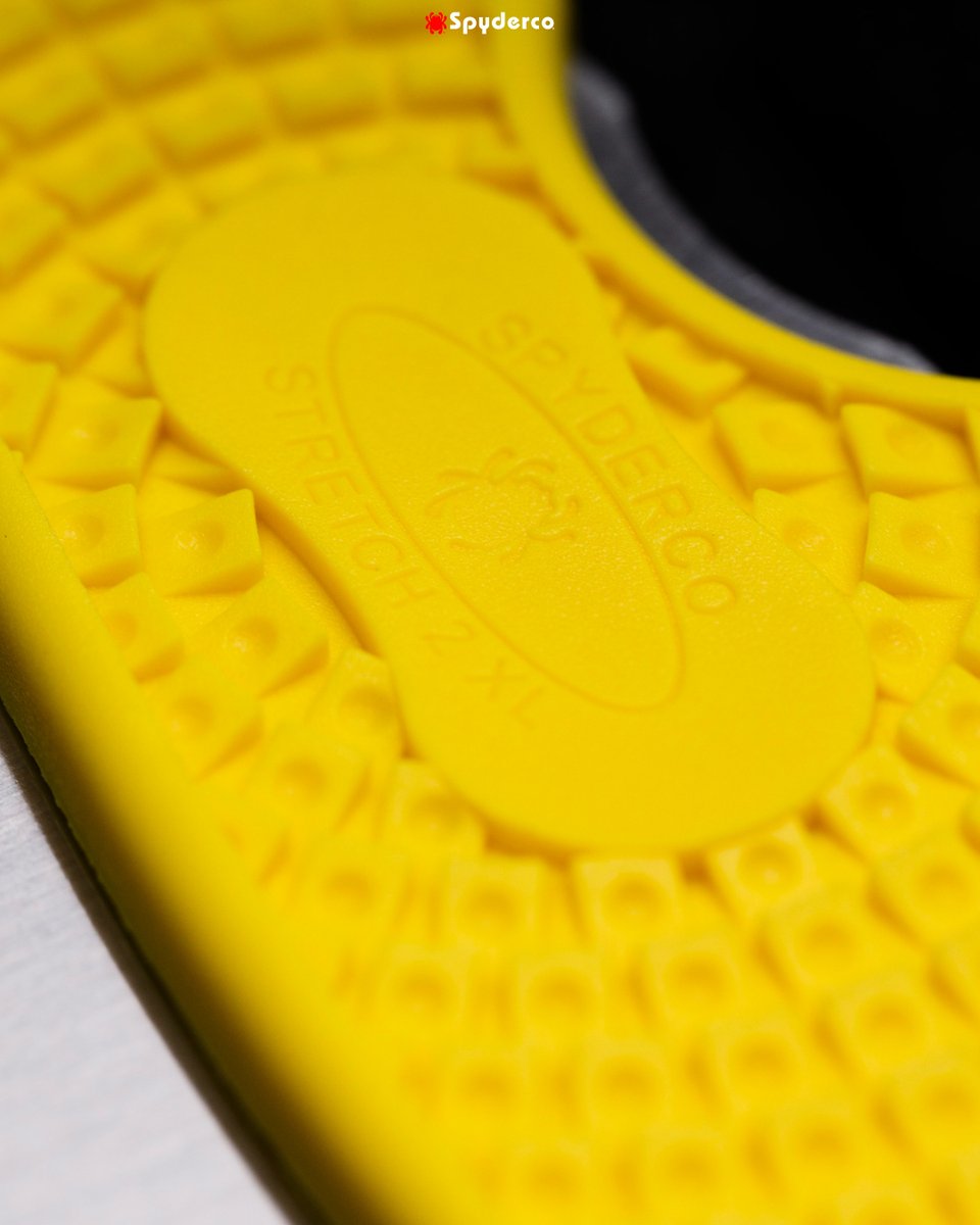 SpydercoKnives's tweet photo. The latest addition to our Salt® Series of ultra-corrosion-resistant knives is the Stretch™ 2 XL Lightweight Salt. Available with and without teeth, it’s also officially our largest Salt folder.  #Spyderco #SaltSeries https://t.co/igbmiA0Lx7