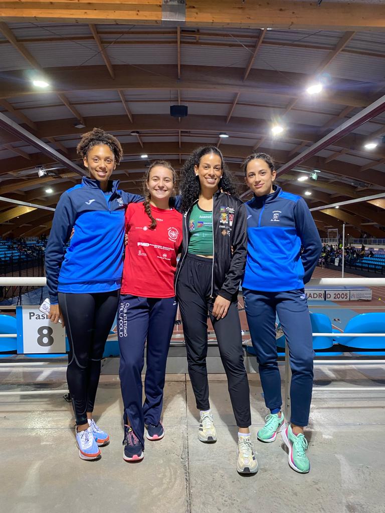coachBarrasa's tweet photo. EMPIEZA EL BAILE‼️

2️⃣0️⃣0️⃣
@Biaannca__: 24.77
@PatriciaUrquia: 24.84

4️⃣0️⃣0️⃣
@EliCasi400: 56.52
@monicaherreros_: 1.01.08 (=PB)

Contento, pero sin presumir.

@FRAtletismo @riojadeporte @LogronoDeporte @lariojacom @correrenlarioja @Atletiko_SS_atl @CasadelaRiojaSS @ValladolidCAV https://t.co/vpJVHWsd0m