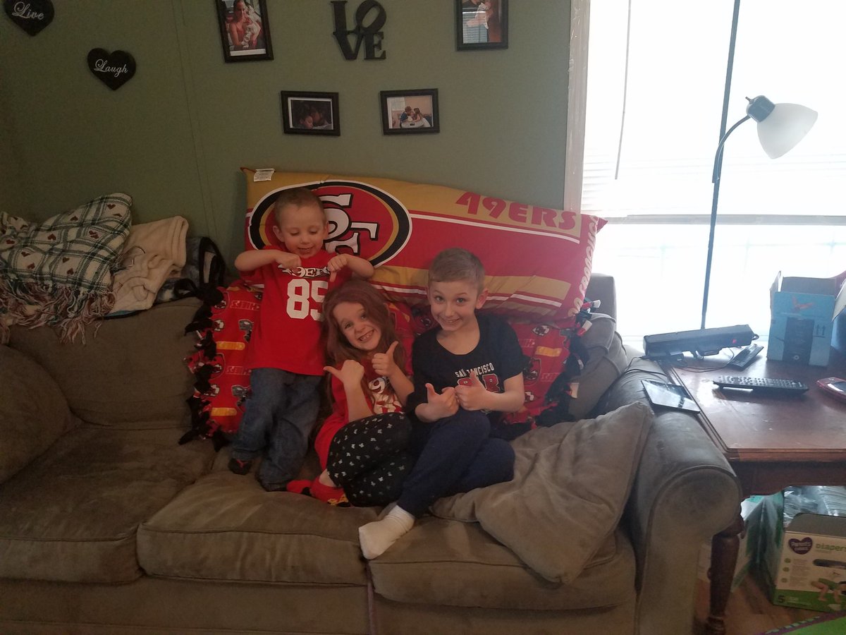 Brian27027693's tweet photo. @gkittle46 
This is my son Damon, he was a big fan of yours. He started a battle with AML Leukemia in Jul. 2021. After 2.5 years and 25 rounds of  chemo, Dec. 6th Jesus too him home. I'm asking if you could honor him by throwing the heart symbol he is doing at your next game https://t.co/5kN6ZtLqnb