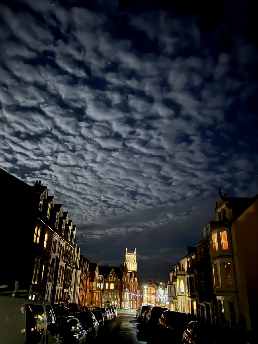 wmstern's tweet photo. #notcommuting
Amazing moonlit clouds https://t.co/U6wZMIMc1t