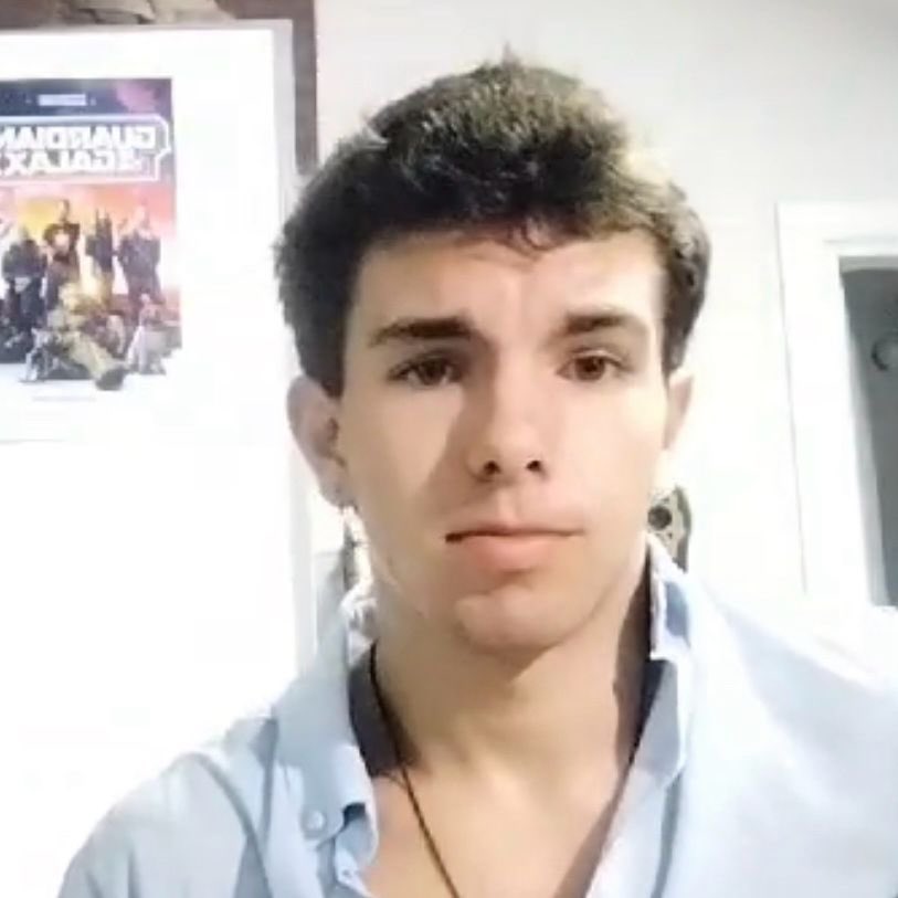 Ha desaparecido. 

Se llama Yago y es hijo de unos conocidos. Se le vio ayer por la zona del Bernabéu y podría haber ido a Pozuelo. 
(Si sabéis algo, MD). 

Se ruega difusión <a href="/sosdesaparecido/">ALERTA DESAPARECIDOS</a>