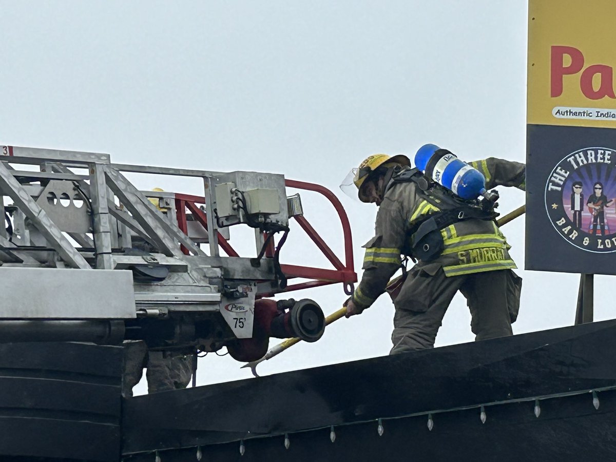 ChrisLinklater's tweet photo. @CTVKitchener @WR_Record photos of Kitchener Fire in action https://t.co/a6ioN5Bsa4