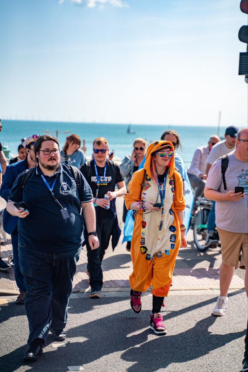 ingress's tweet photo. On May 20, as part of the #IngressEcho Anomaly in Brighton, Cpt Bob &amp; the Resistance took their chips! 

Cake is integral to UK RES Ingress events. The beach, seafront, weather in Brighton made the event highly memorable.

#Ingress #IngressEngaged #IngressWontStop #IngressImpact https://t.co/YlOok7i6jD