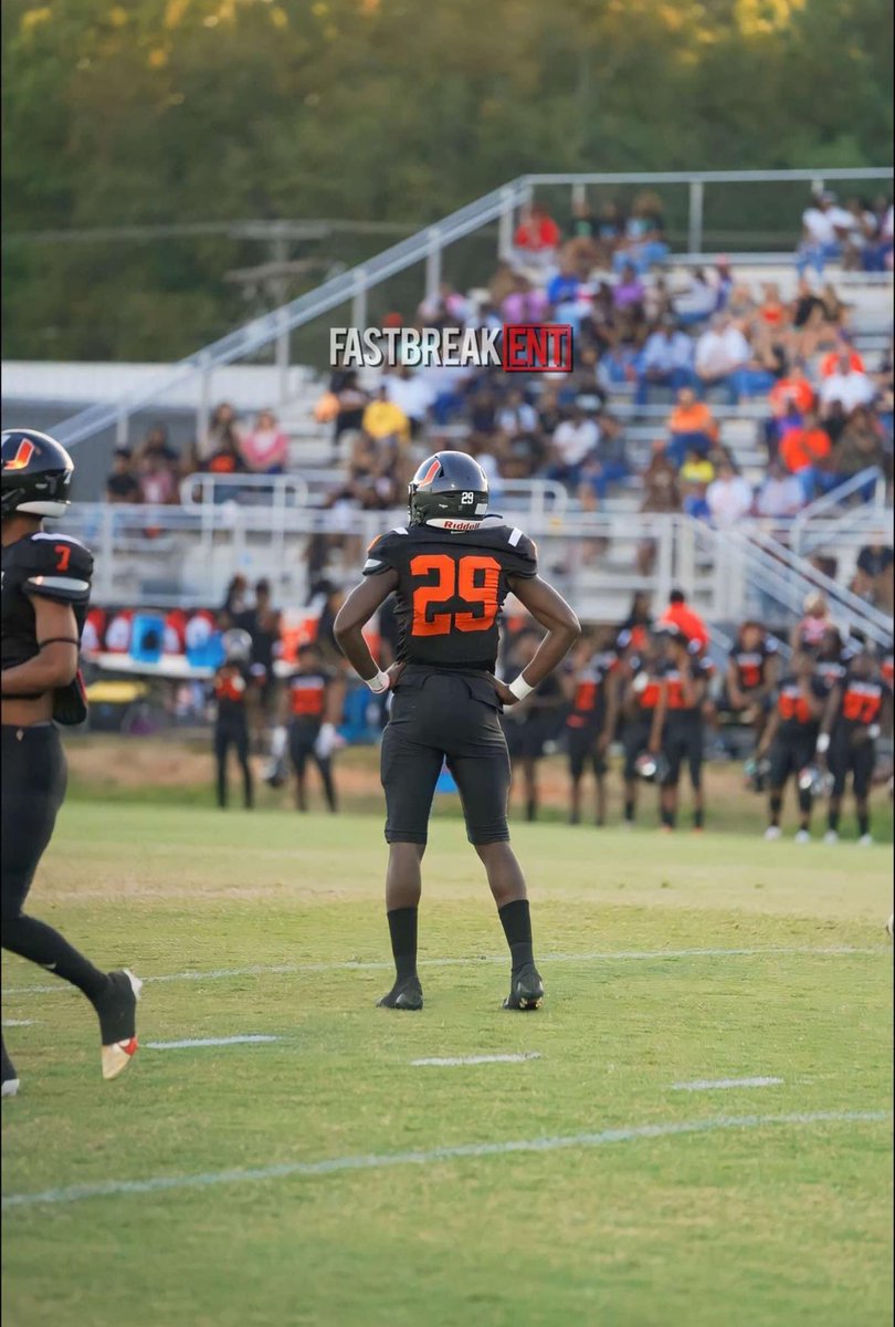 12 Games 212 tackles 9 sacks 20 TFL 6 FF 1 Pick 1 touchdown 150 all purpose yards 2 BLK kicks hudl.com/profile/160672…