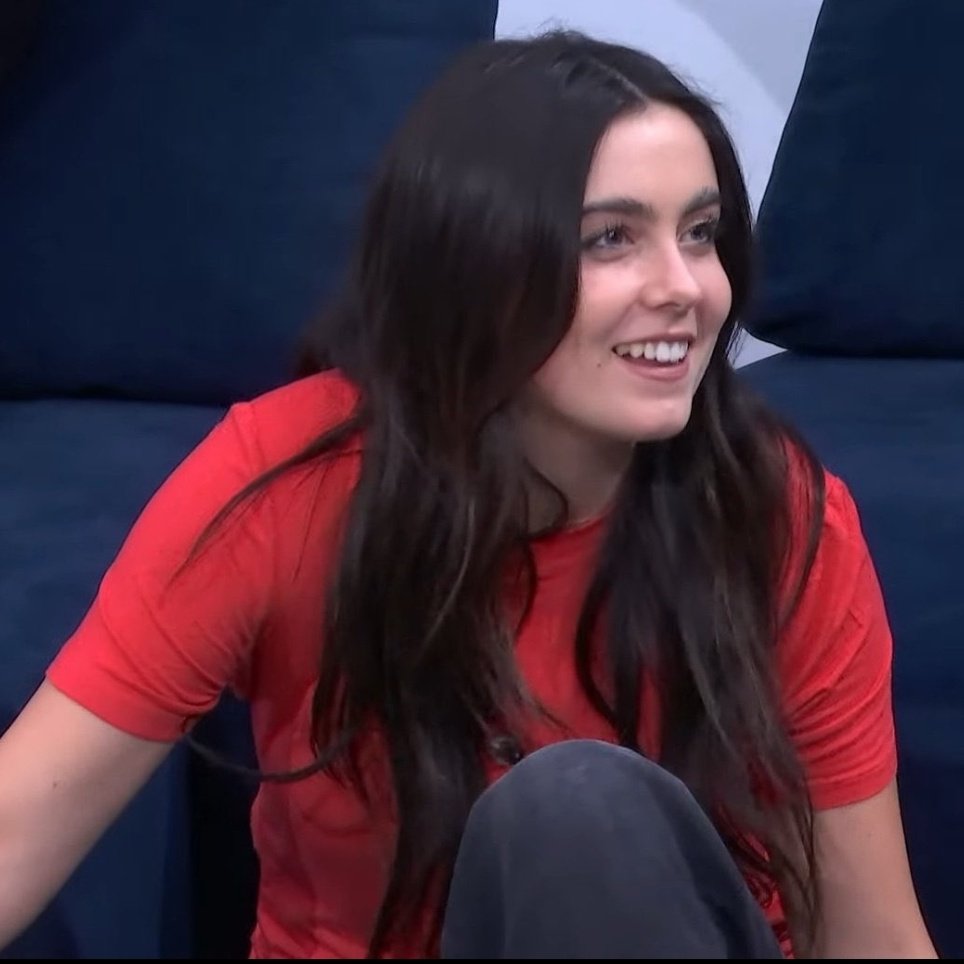 Shailey__22's tweet photo. Mi madre me dió la vida y Chiara Oliver las ganas de vivirla. Es súper talentosa en todo, súper trabajadora, siempre está ahí para todxs y es la más graciosa. Tiene la energía más bonita del mundo y es un ser de luz que solo transmite bondad y paz 

#ChiaraFavorita
#OTDirecto28D https://t.co/igjVZ8vPLU