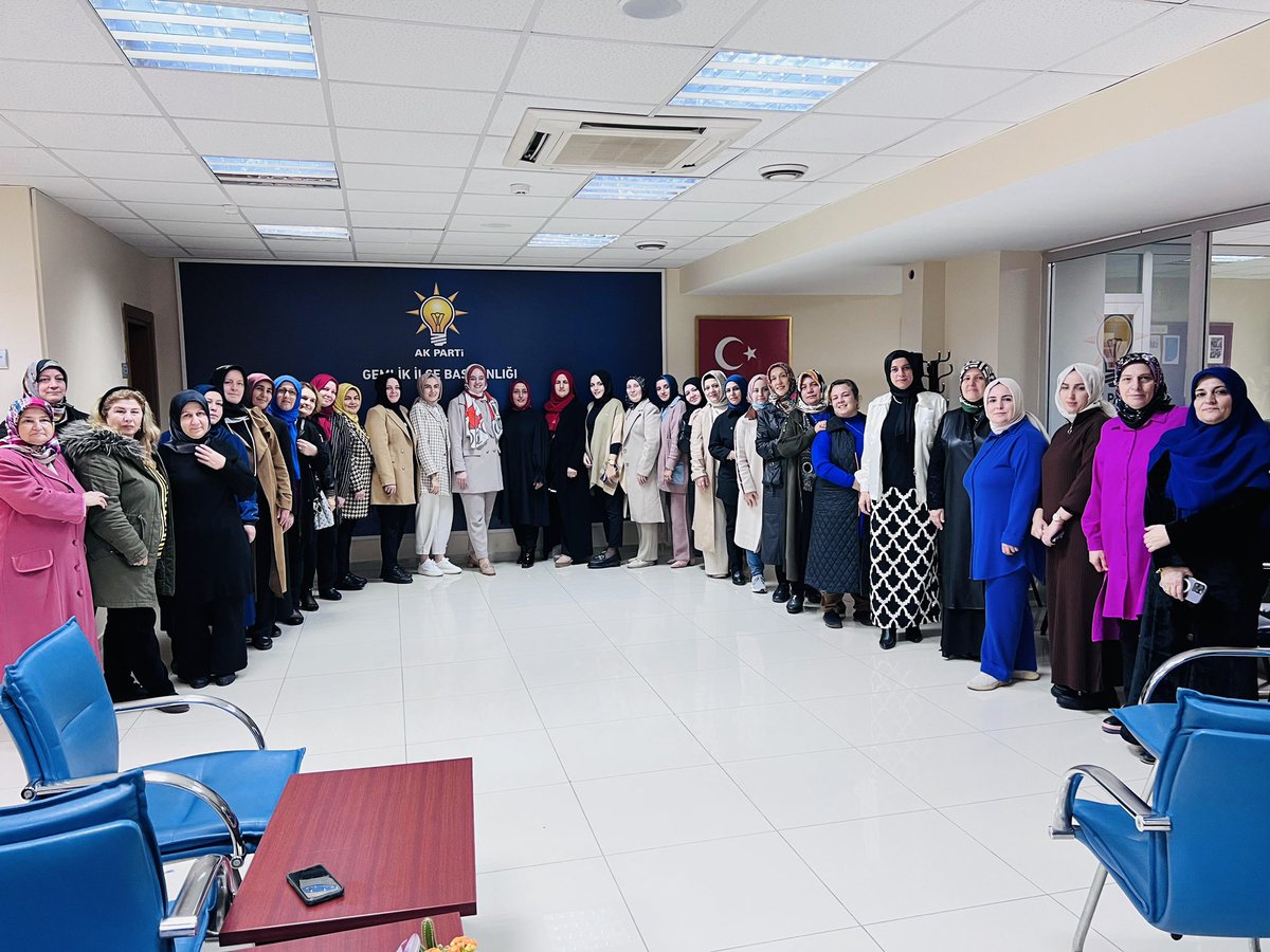 İl Başkanımız İmren Çavuşoğlu,İl Başkan Yardımcılarımız ve Koordinatörlerimizin katılımlarıyla,Başkanımız Aynur Beki başkanlığında haftalık olağan yönetim kurulu toplantımızı gerçekleştirdik.