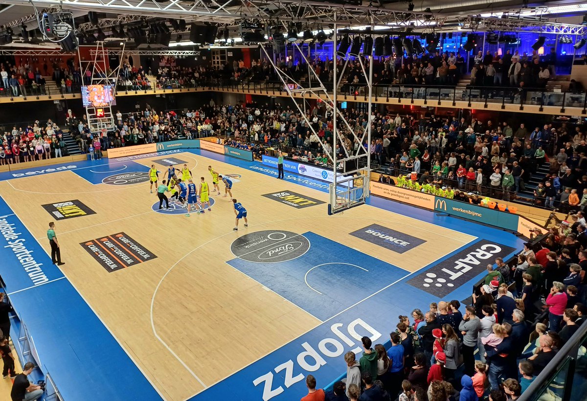 👉 𝗡𝗲𝘄 𝗷𝗼𝘂𝗿𝗻𝗲𝘆 𝗮𝗵𝗲𝗮𝗱! Ready to contribute in my new role as 𝗣𝗿𝗼𝗴𝗿𝗮𝗺 𝗠𝗮𝗻𝗮𝗴𝗲𝗿 𝟱-𝟱 for <a href="/Basketball_NED/">Basketball Nederland</a>.🦁

Last weekend I wrapped up my time at <a href="/Zwolle_CSE/">CSE Zwolle</a> and <a href="/LandstedeBasket/">Landstede Hammers</a> Grateful for 11 amazing seasons!