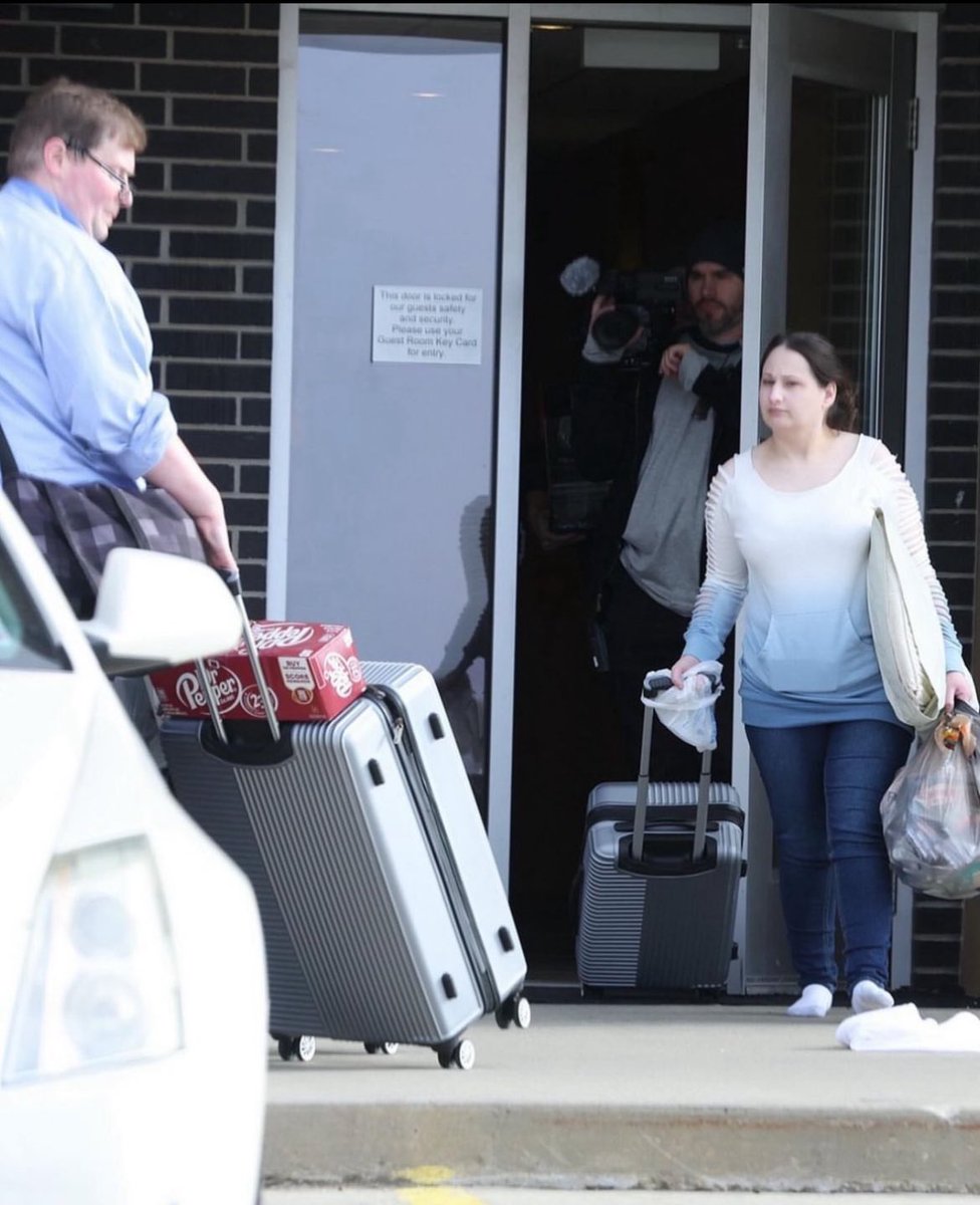 Gypsy Rose leaving with ALL her commissary is the kind of energy I like to see! She didn’t leave ONE Dr.Pepper behind and for THIS! She has earned my respect