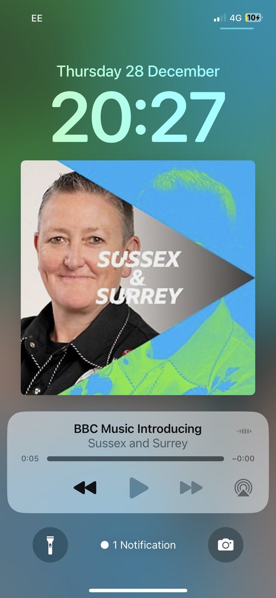 #tunein now to <a href="/BBCIntroSouth/">BBC Music Introducing The South</a> with @MelitaRadio for her 2023 roundup featuring my live lounge performance of #allmyfriendsneedtherapy from earlier this year ❤️