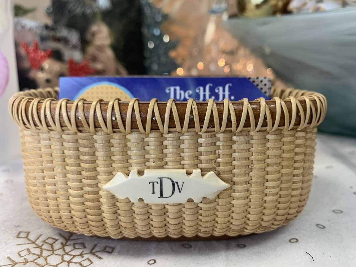 I love my Nantucket Basket Buisness Holder! #SundaysAreForTheCrafts #NantucketBaskets #HHPerkins