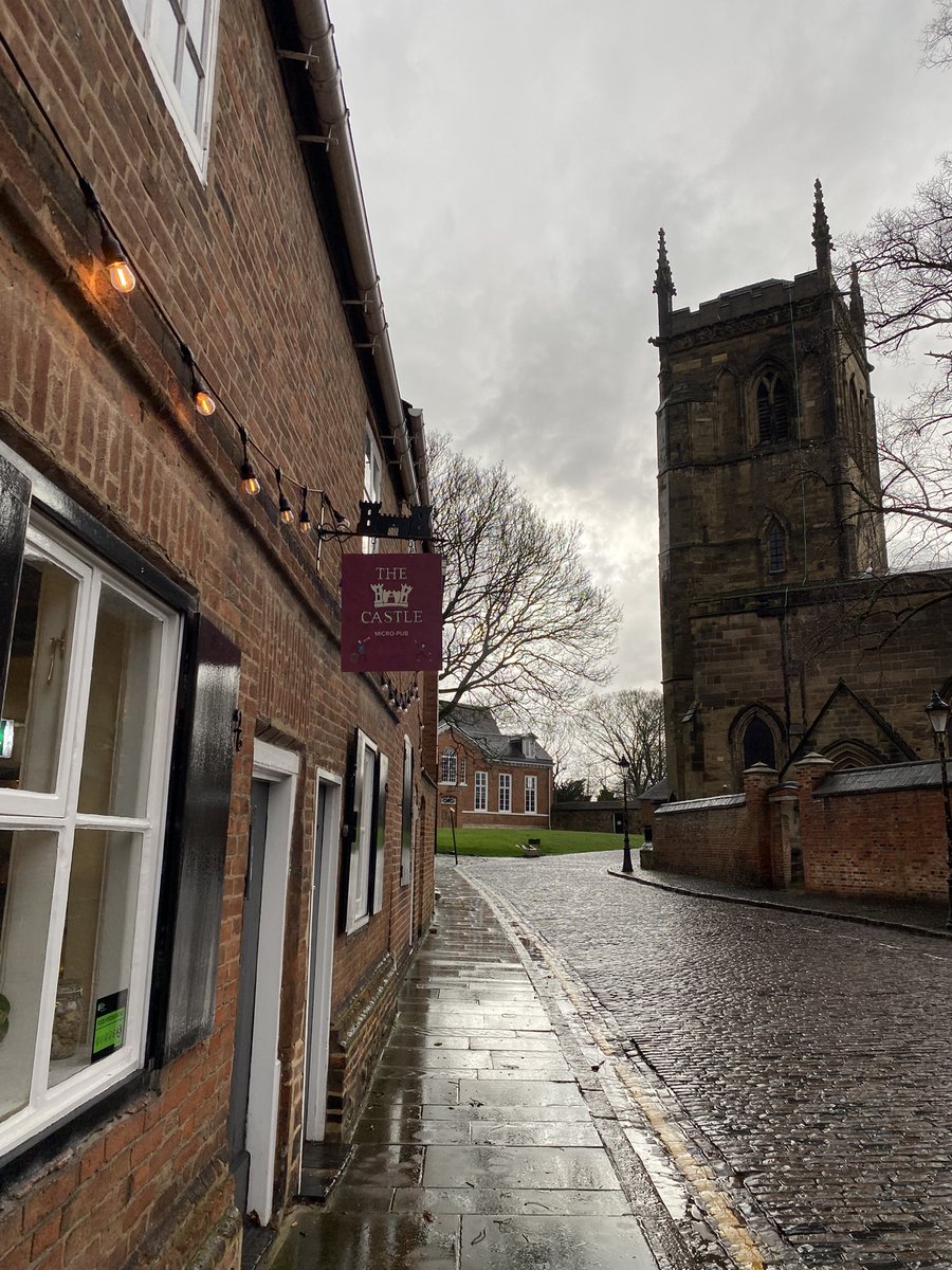 A wet Leicester afternoon… #NewWalk #leicestercastle @visit_leicester #castleInn