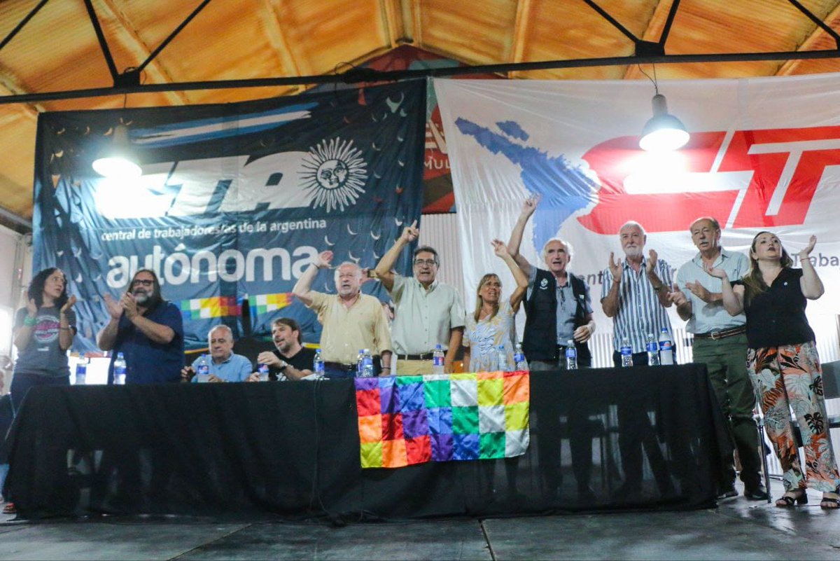 CTAABuenosAires's tweet photo. 🙋🏻♂️🇦🇷🙋🏻♀️ #Plenario Multitudinaria #asamblea de @ctaautonoma @ctanacional @utep_oficial en #Avellaneda
#Unidad #Masividad
#Soberanía #Trabajo #Producción #JusticiaSocial #LaPatriaNoSeVende #AbajoElDNU https://t.co/x5Xul9HYqp