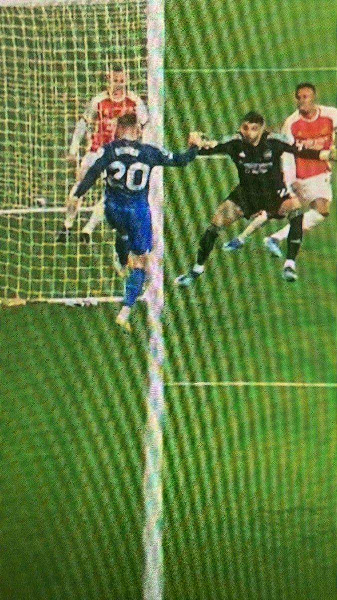 ThatKidAFC's tweet image. How’s that still in.