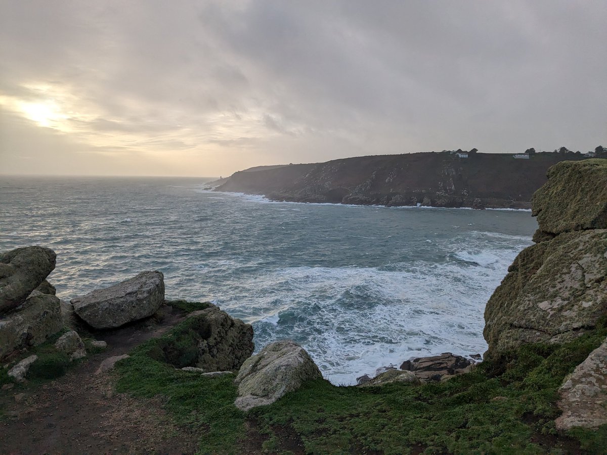 burngold's tweet photo. A busy day in west #Cornwall.
Watching the Mousehole cat, walking to Lamorna and back to see the #Mouseholelights before stopping in #Angarrack to see their lights too! https://t.co/SuwOLHIemv