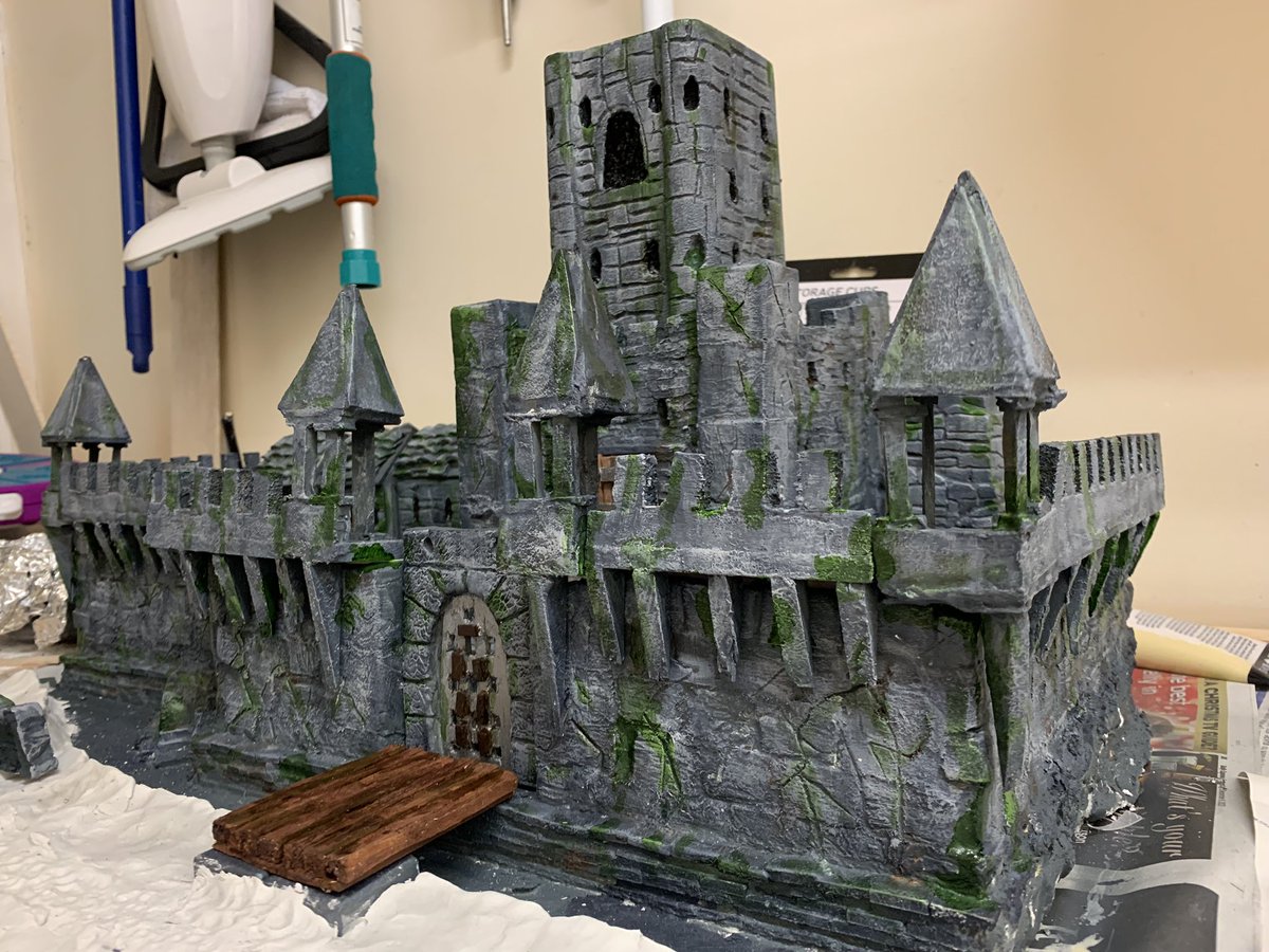 SeaGlassV2's tweet photo. Model Castle Build
13.
Lots done over holidays. Several dry brush coats, added some doors, semi finished drawbridge (mechanism needs fitting), built a little bridge
#d&d #model #modelcastle #wizzkids #WarhammerArt #WarhammerCommunity https://t.co/k17if6I42w