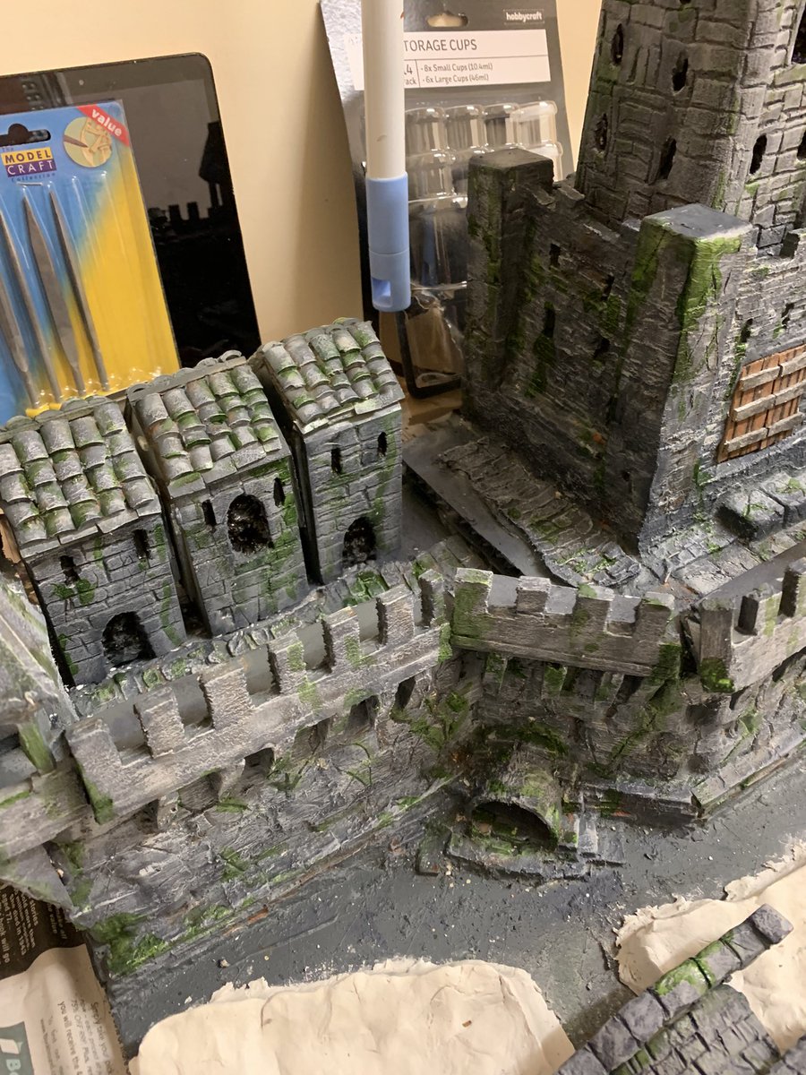 SeaGlassV2's tweet photo. Model Castle Build
13.
Lots done over holidays. Several dry brush coats, added some doors, semi finished drawbridge (mechanism needs fitting), built a little bridge
#d&d #model #modelcastle #wizzkids #WarhammerArt #WarhammerCommunity https://t.co/k17if6I42w