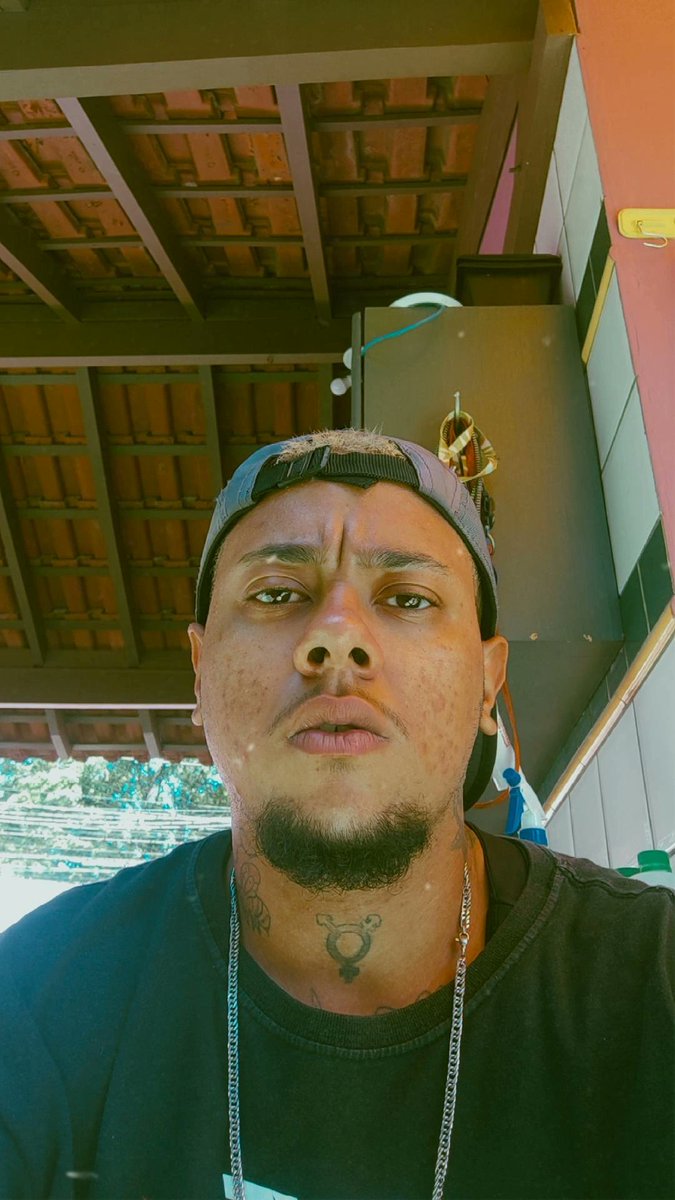 ab3lhaz's tweet photo. "testosterona muda o rosto?"
0 meses em T // quase 3 anos em T https://t.co/eqn4hsO3RA