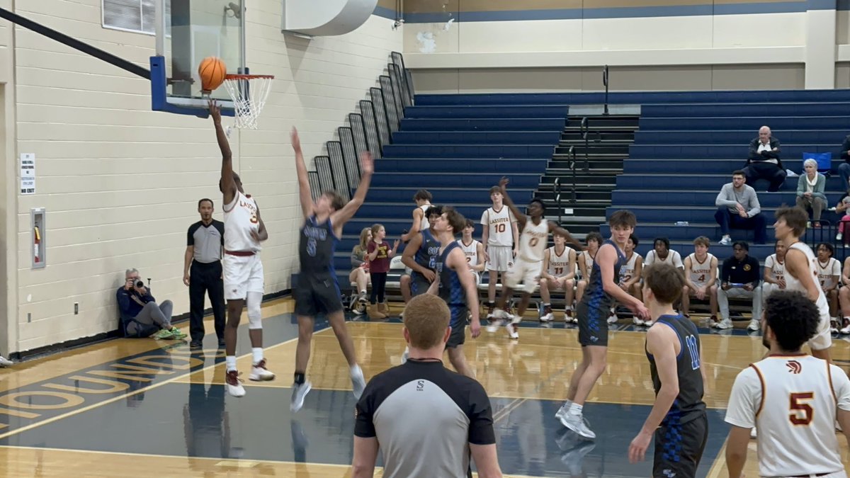 KyleSandy355's tweet photo. F
@BasketballLHS 53
@SoFo_Basketball 35

@cal_liston 16p 5r 1a 2s
Will Griffis 8p 6r 1s 1b
@AidynDavis621 6p 6r 1b

Avery Schalon 9p 7r
@calebunderwood_ 7p 3r 1s
@brandon_mankin_ 5p 2r 2b

#HoundsHolidayHoopClassic https://t.co/2czqsNYVSu