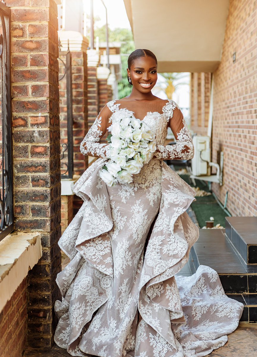 arowolo_fatai's tweet photo. Every bride is beautiful but they need the right photographer to capture that beauty and gorgeousness🥰👰♀🤍 they need me🤗
#arowolophotography #lagosweddingphotographer #nigerianbride #brideportrait #photography https://t.co/fBzIVJEyov