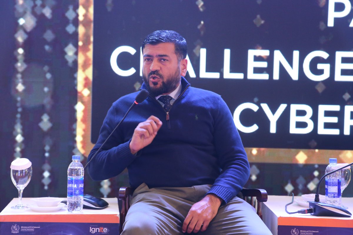 IgniteNTF's tweet image. (b)🏆#CybersecurityHackathon2023 Grand Finale #AwardsCeremony!✨Immerse yourself in the heat of the moments during the intense Panel Discussion, where industry leaders and experts clashed in addressing the Challenges in Adapting Indigenous Cybersecurity Products!🇵🇰#Hackathon2023