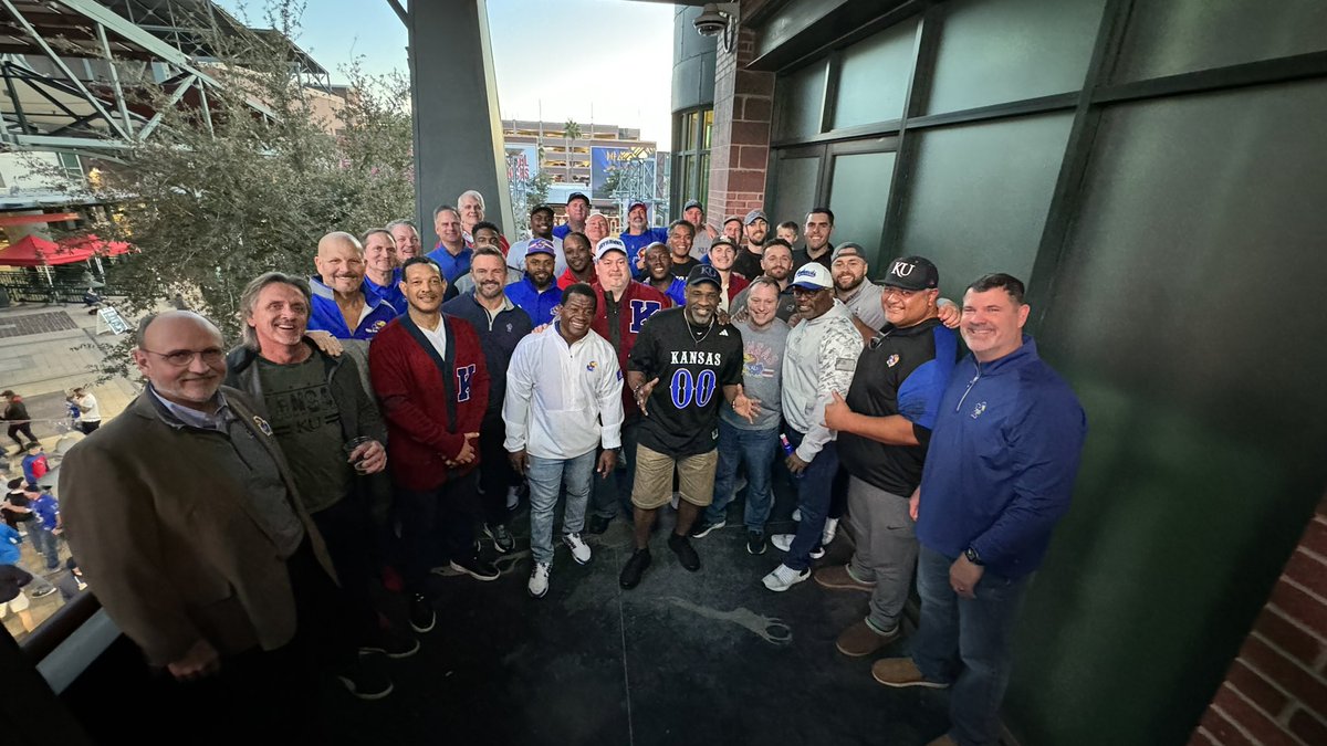 Legends of Kansas tweet media