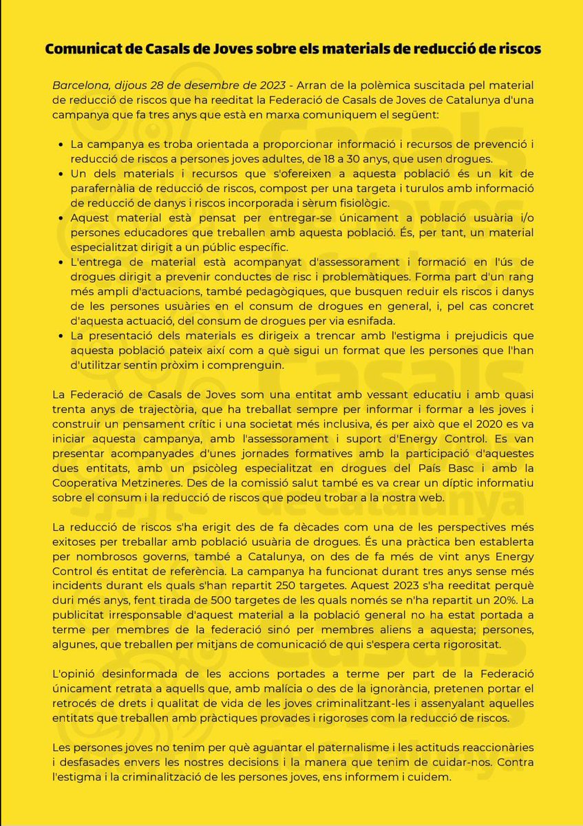 Pau_Roig1238's tweet photo. Desde @CasalsDeJoves sortim en defensa de la nostra línia política pel que fa la reducció de riscos de consum.

Les joves no tenim per què aguantar actitud reaccionàries cap a les nostres decisions.

En contra de l'estigma i la criminalització de les joves, en informem i cuidem. https://t.co/AQj2OmW1yM
