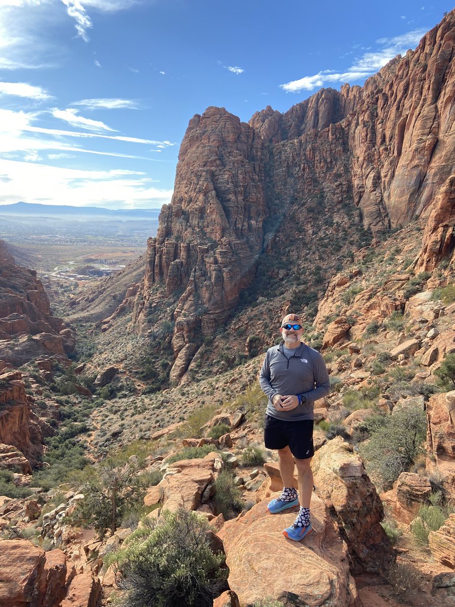 gbm4byu's tweet photo. My sister is visiting from Maine, so I took her and her family on one of my favorite hikes in Ivins, Ut. Padre Canyon which is above @Tuacahn theater. Spectacular views from the top of the canyon. #Ivins https://t.co/IeccLIt5pt