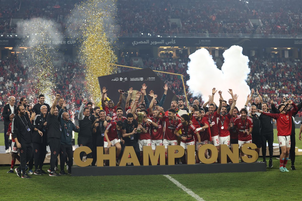 AlAhly's tweet photo. حصد الألقاب هوايتنا المفضلة 🏆

#يلا_يا_أهلي https://t.co/ezGwmCqTDn