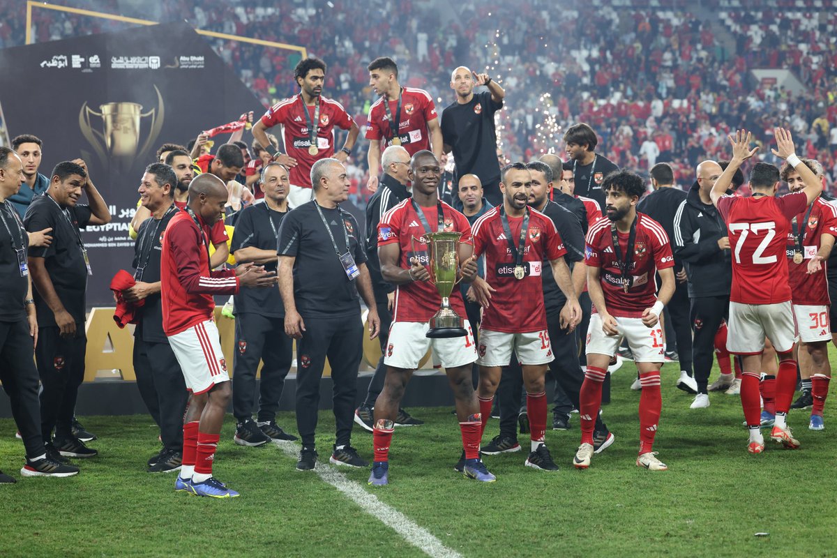 AlAhly's tweet photo. حصد الألقاب هوايتنا المفضلة 🏆

#يلا_يا_أهلي https://t.co/ezGwmCqTDn