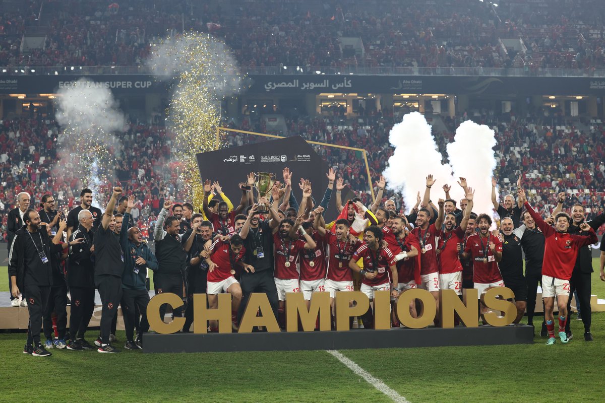 AlAhly's tweet photo. حصد الألقاب هوايتنا المفضلة 🏆

#يلا_يا_أهلي https://t.co/ezGwmCqTDn