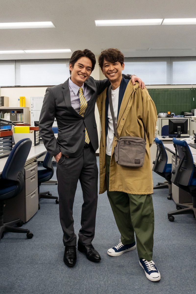 mantaro_bstbs's tweet photo. ／
ペットドクター🐶
#花咲万太郎 の事��カルテ2
〜お隣さんは殺人犯!?〜
＼

いよいよ今夜7時放送！🐶🐾
#坂本昌行 さんと #中山優馬 さんの
肩組みオフショット🤭

ハッシュタグ【#花咲万太郎】で
ぜひ、リアタイご参加ください📣

↓#TVer お気に入り登録↓
https://t.co/p8TTHgMNj4

#BSTBS https://t.co/Mf1mRyuVoF