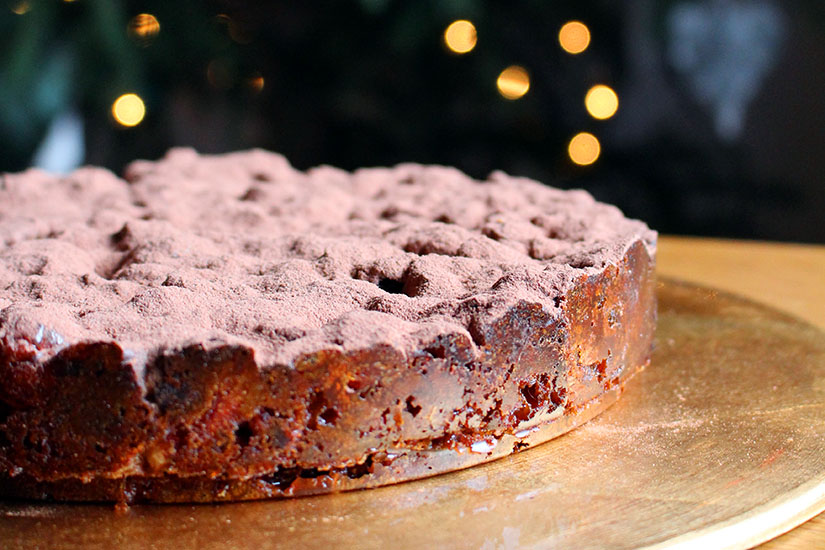 VisitTuscany's tweet photo. White, topped with #icingsugar, & dark, topped with #cocoapowder: here’re the 2 varieties of the #Christmastraditional panforte, a toffee-sticky cake, typical of #Siena, whose origins are lost in the mists of time: https://t.co/JrrjXnqkZx
Photo © Luca Marchiori https://t.co/tbvuSspdlw