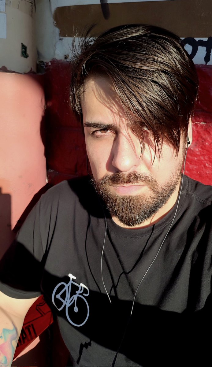 Lucas emo passando na sua timeline kkkkkk